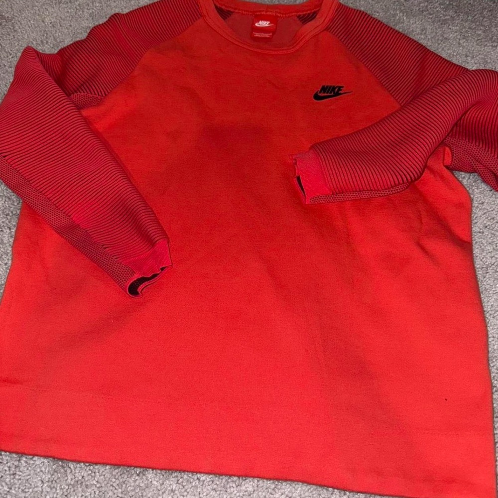 Nike women’s Nike tech Crewneck Sweater
